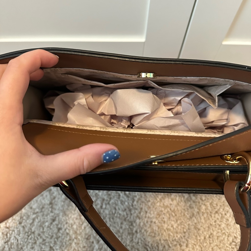 Steve Madden Evelyn Brown Crossbody Bag - Picture 6 of 8
